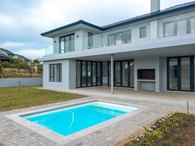 4 Bedroom House for Sale in Baron View