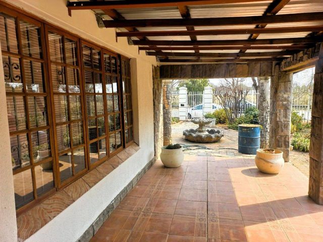 4 Bedroom House for Sale in Hospitaalpark