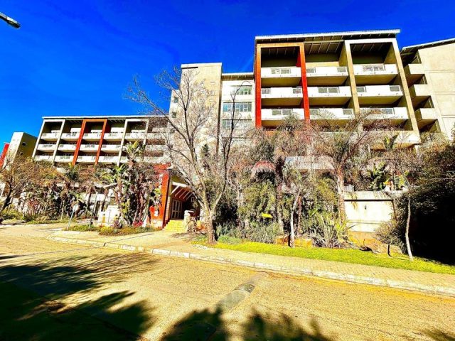2 Bedroom Apartment / Flat for Sale in Universitas