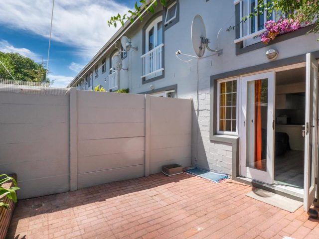 2 Bedroom House for Sale in Harfield Village