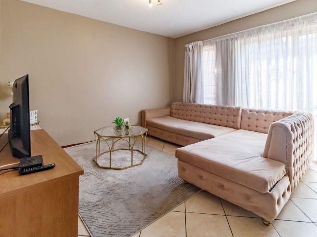 Apartment For Sale in Noordwyk, Midrand