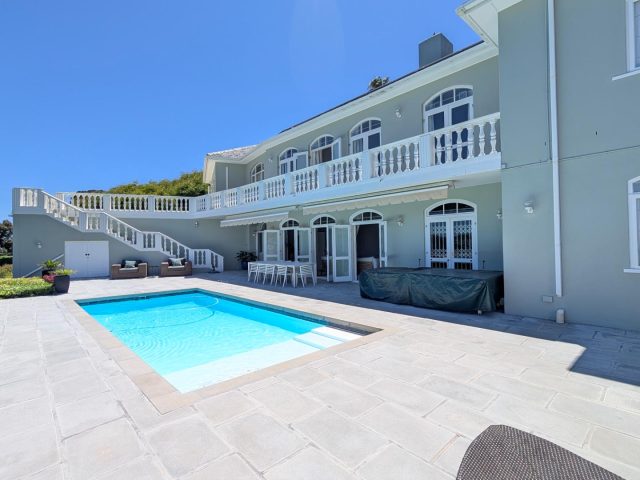 5 Bedroom House For Rent in Scott Estate, Hout Bay