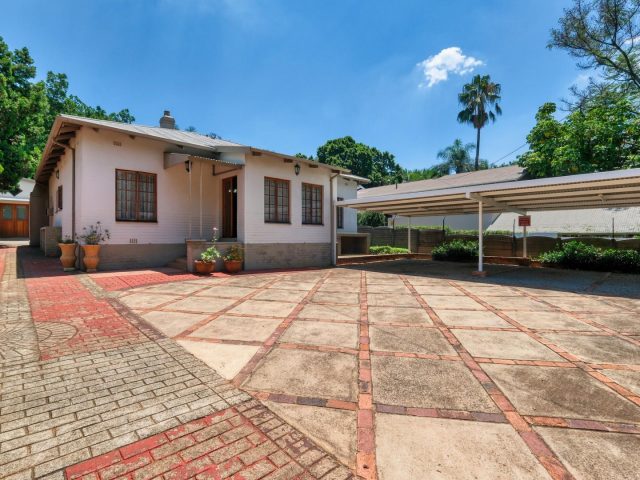 5 Bedroom House for Sale in Rietfontein
