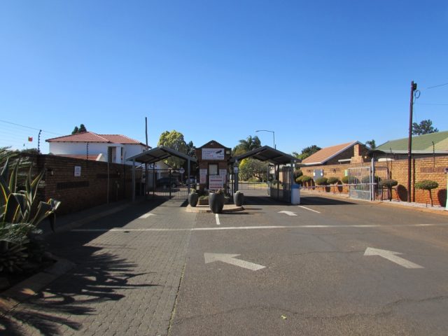 3 Bed Townhouse/Cluster for Sale Theresa Park Pretoria North
