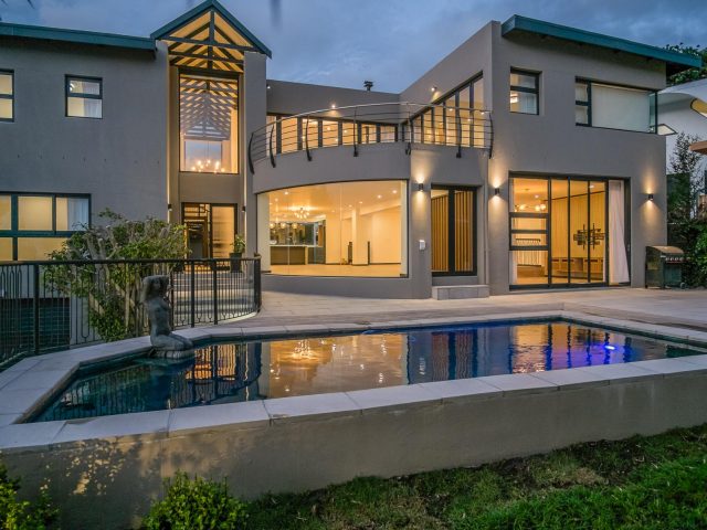 4 Bedroom House For Sale in Scott Estate, Hout Bay
