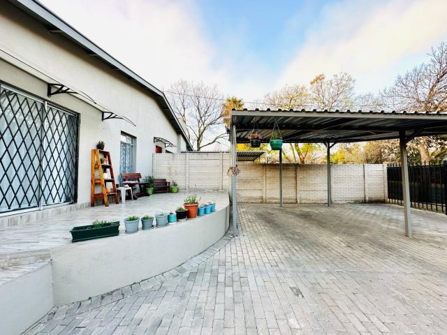 8 Bedroom House for Sale in Valhalla