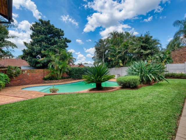 4 Bedroom House for Sale in Magalieskruin