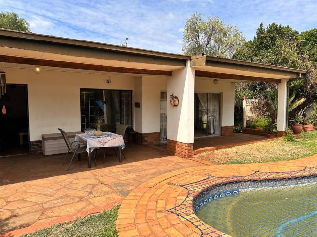 4 Bedroom House for Sale in Valhalla
