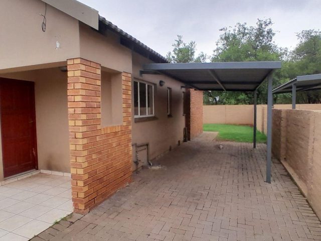 3 Bedroom House for Sale in Waterkloof East
