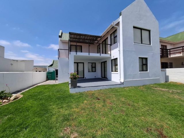 3 Bedroom House for Sale in Country Club