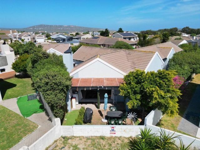 3 Bedroom House for Sale in Country Club