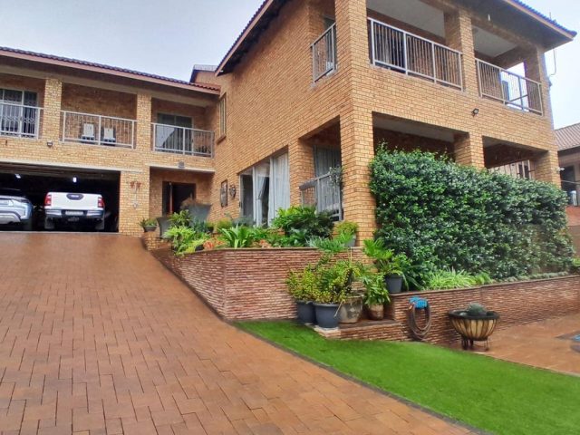 4 Bedroom House for Sale in Cashan