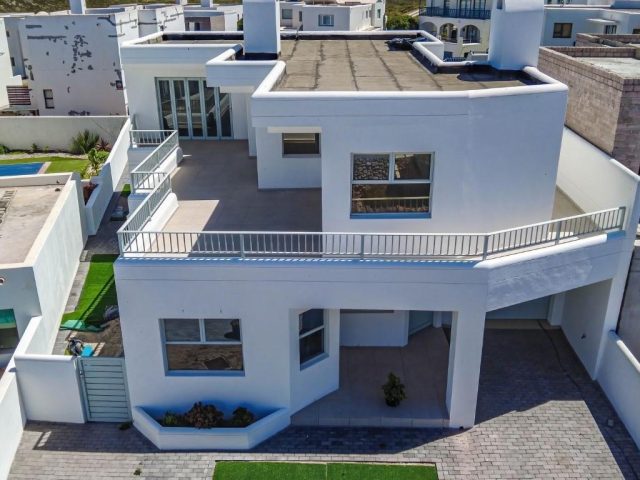 3 Bedroom House for Sale in Paradise Beach