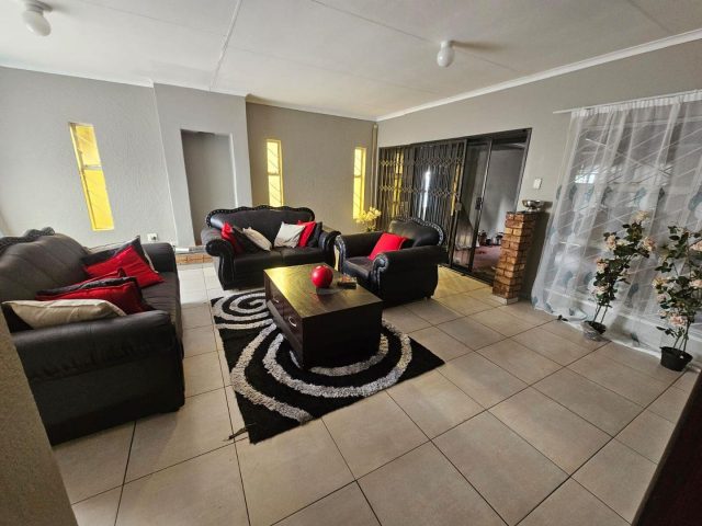 3 Bedroom House for Sale in Mayberry Park