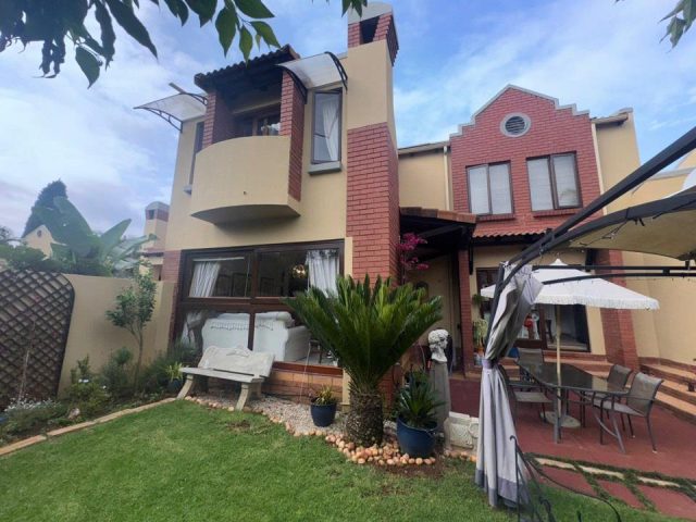 4 Bedroom Townhouse for Sale in Boardwalk Meander