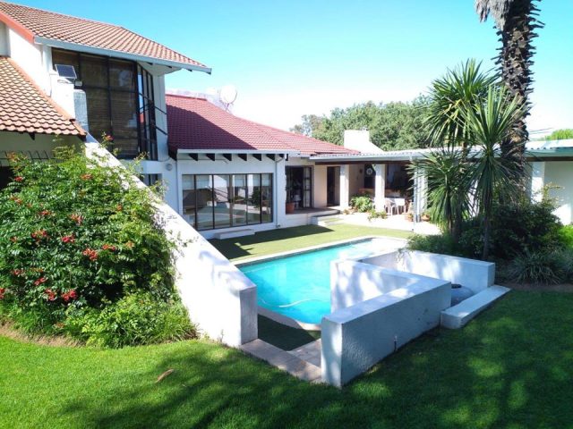 4 Bedroom House for Sale in Suidrand