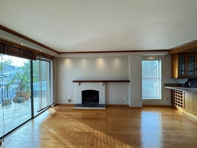 Apartment To Rent in Vredehoek, Cape Town
