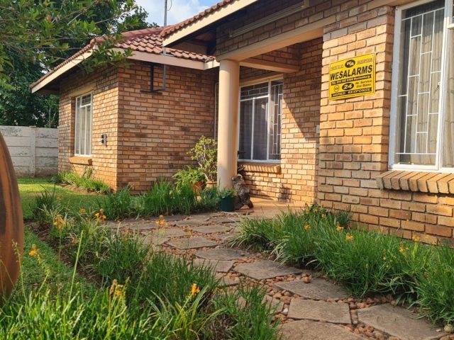 3 Bedroom House for Sale in Bo-Dorp