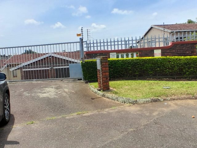 3 Bedroom Apartment / Flat for Sale in Parlock