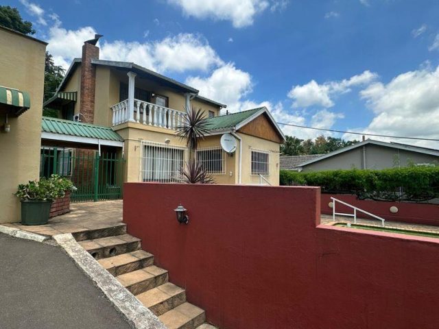 4 Bedroom House to Rent in Montrose