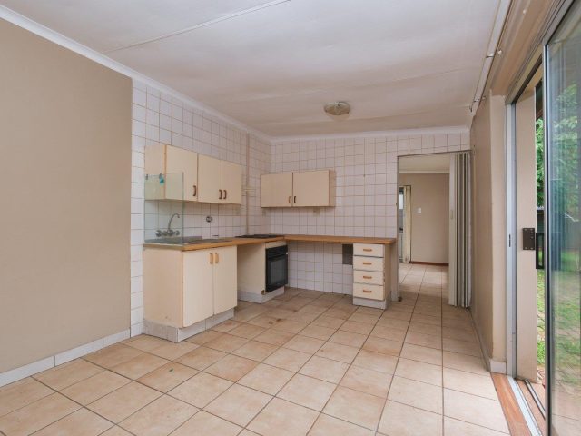 1 Bedroom Apartment / Flat to Rent in Queenswood