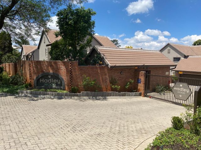 4 Bedroom Townhouse for Sale in Fairland
