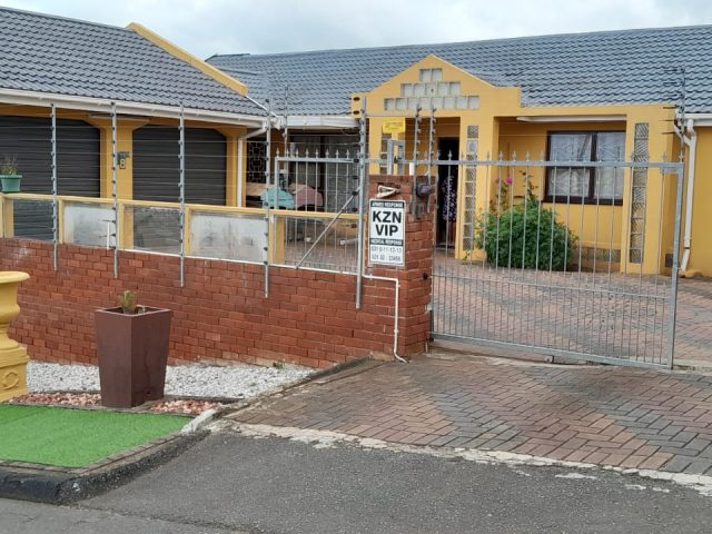 4 Bedroom House for Sale in Newlands West