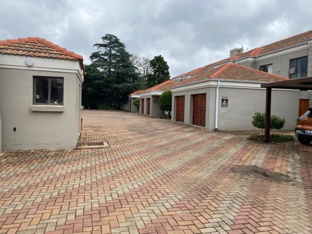 3 Bedroom Townhouse for Sale in Fairland