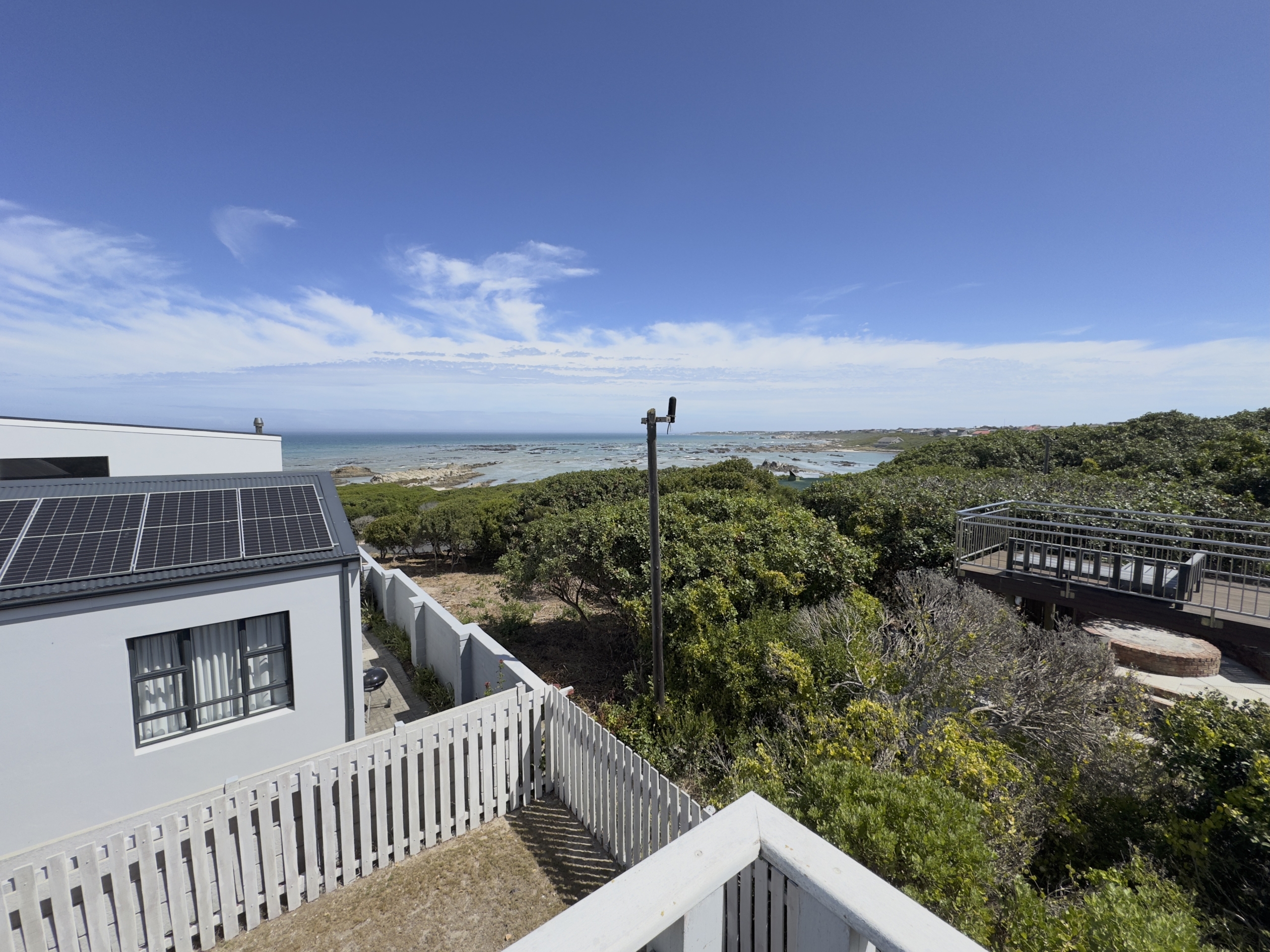 4-Bedroom Franskraal Beach House with Ocean Views