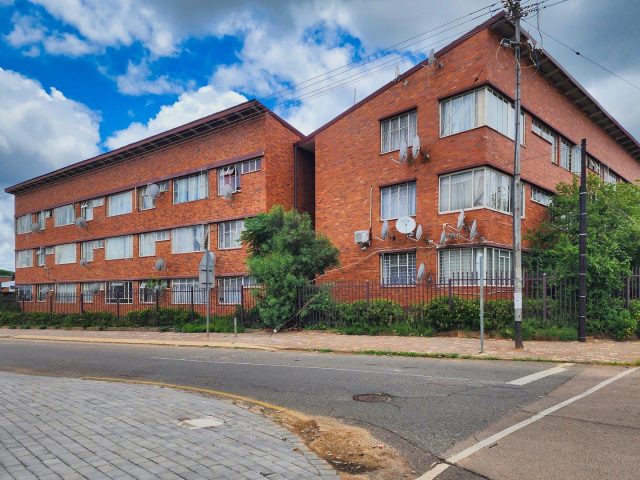 1.5 Bedroom Apartment / Flat to Rent in Gezina