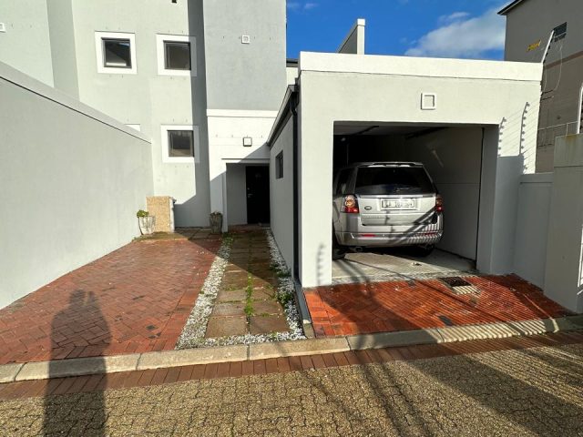 3 Bedroom House for Sale in Muizenberg