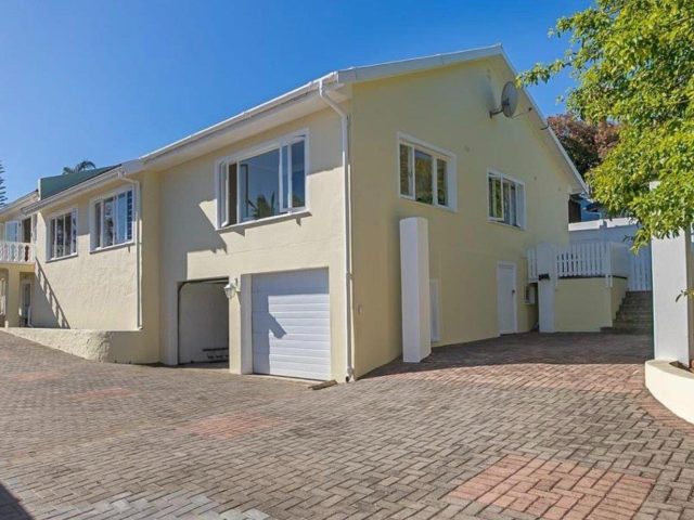 3 Bedroom House for Sale in Knysna Central