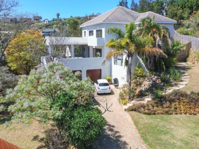 4 Bedroom House for Sale in Knysna Heights