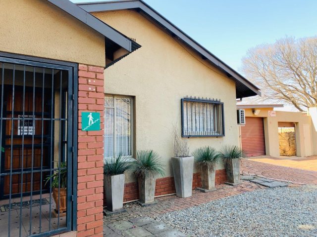 4 Bedroom House for Sale in Clubview