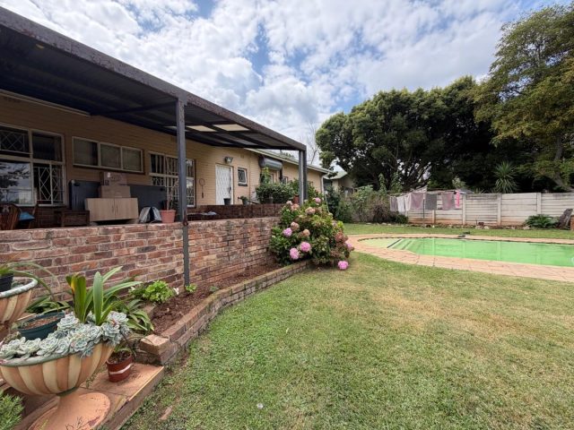 3 Bedroom House for Sale in Valhalla