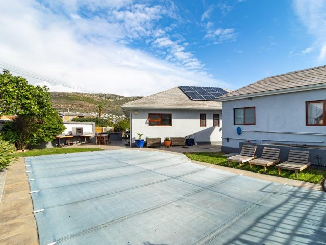 4 Bedroom House for Sale in Fish Hoek