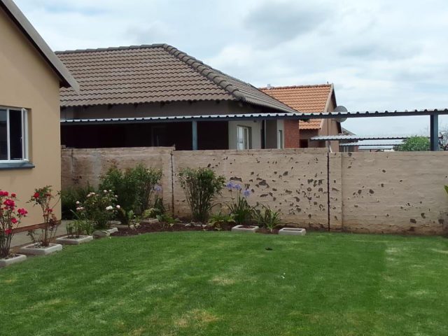 3 Bedroom House to Rent in Waterkloof Hill Estate