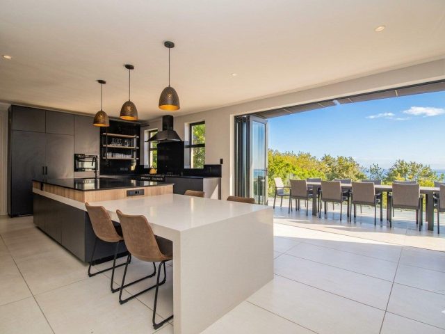 5 Bedroom House for Sale in Pezula Private Estate