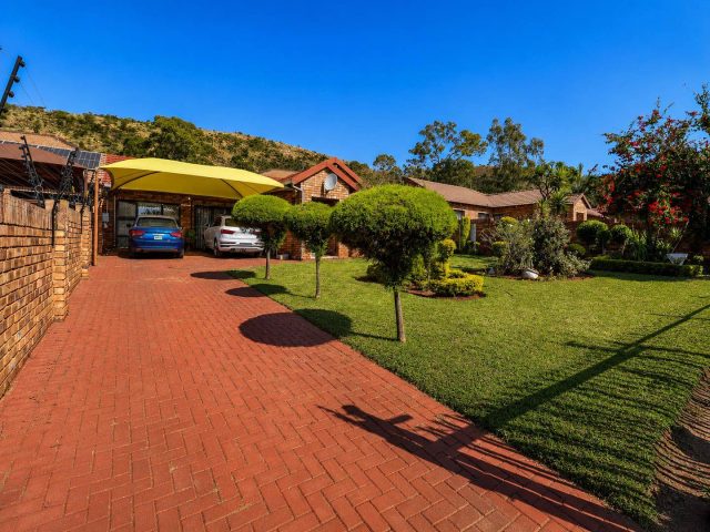 4 Bedroom House for Sale in Amandasig