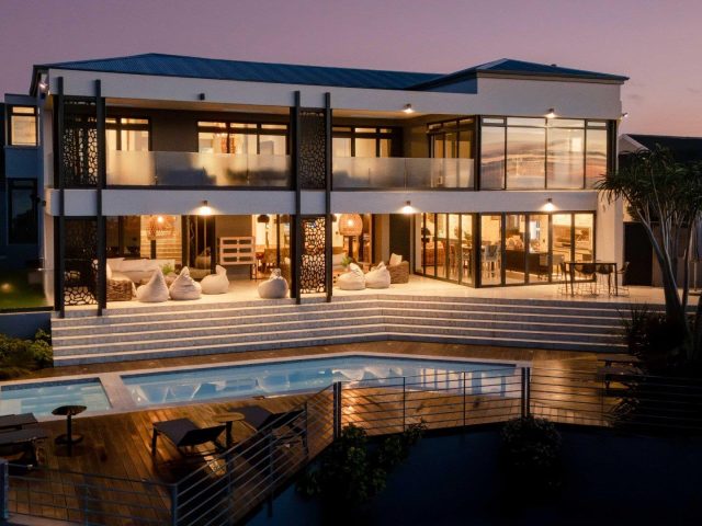 Bedroom House for Sale in Lower Robberg