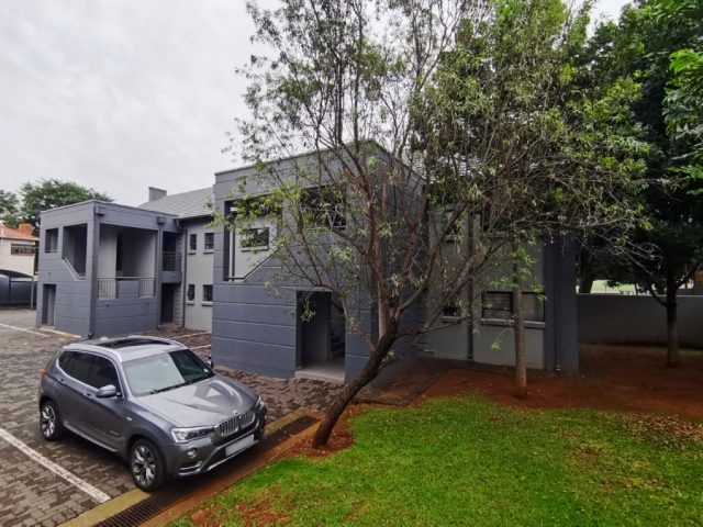 2 Bed Apartment/Flat for Sale Menlo Park Pretoria East