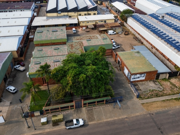 Commercial / Industral Property in Silverton