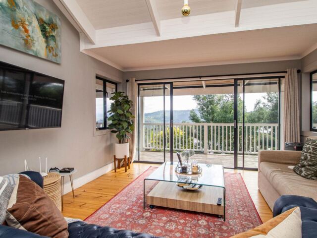 4 Bedroom House to Rent in Knysna Heights