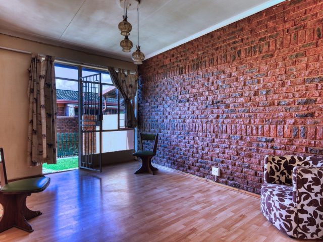 1 Bedroom Townhouse to Rent in Pretoria Gardens