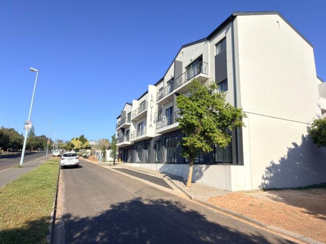 2 Bedroom Apartment / Flat to Rent in Durbanville Central
