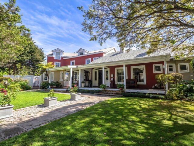 9 Bedroom House for Sale in Leisure Isle